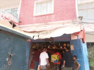 اخبار عدن – إدارة الصناعة والتجارة والاتحاد المدني تسجل 10 مخالفات وتغلق عدة محلات