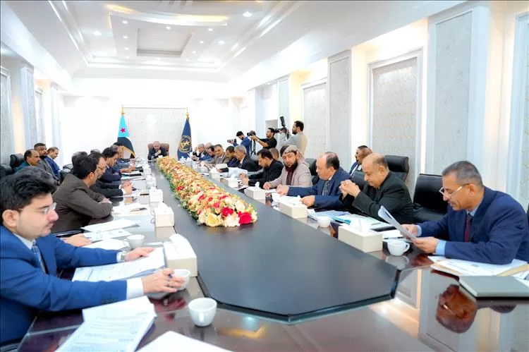 القيادة التنفيذية العُليا للانتقالي تناقش إجراءات ضبط الأسعار وتفعيل الرقابة على الأسواق