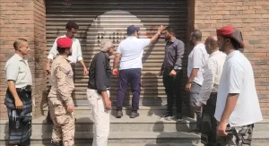 اخبار عدن – المدير السنة للمنصورة يأمر بإغلاق جميع المطاعم والمدارس الأهلية المخالفة.