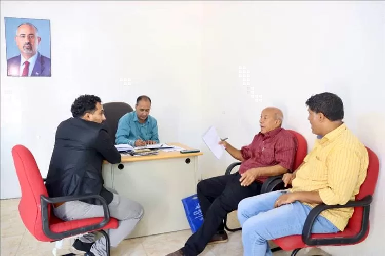 فريق التوجيه والرقابة الرئاسي بالمجلس الانتقالي يواصل لقاءاته مع الهيئة التنفيذية لانتقالي العاصمة عدن