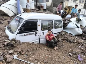 اخبار عدن – في الساعات الثماني والأربعين القادمة.. تعزيز الاستعداد لمواجهة المنخفض الجوي في عدن