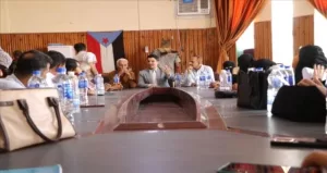 اخبار عدن – مدير عام البريقة يكرم الطلاب الأوائل في الثانوية السنةة ويؤكد على تعزيز المنظومة التعليمية