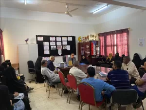 اخبار عدن – وكيل قطاع المناهج الشوذبي يتابع حضور المعلمين في ثانوية خليفة بعدن استعدادًا للعام الدراسي الجديد.