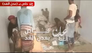 اخبار من وردت الآن – صندوق النظافة في أحور يتولى مهمة نقل الكتب الدراسية من مجمع الزهراء إلى المدرسة