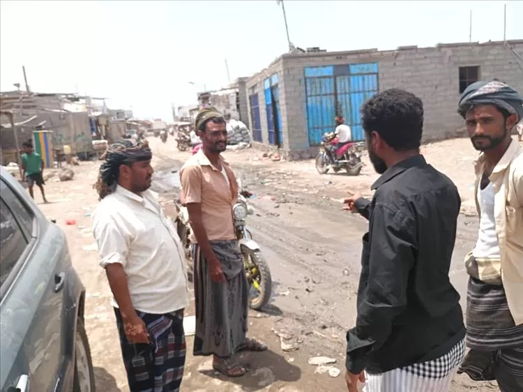 انتقالي المضاربة ورأس العارة يواصل نزوله لتفقد أضرار الأمطار والسيول ومتابعة أسعار المواد الغذائية وسعر صرف العملة