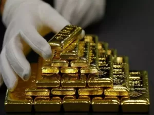 استقرار أسعار الذهب عالمياً عند إغلاق تعاملات الاثنين وسط زيادة في قيمة الدولار