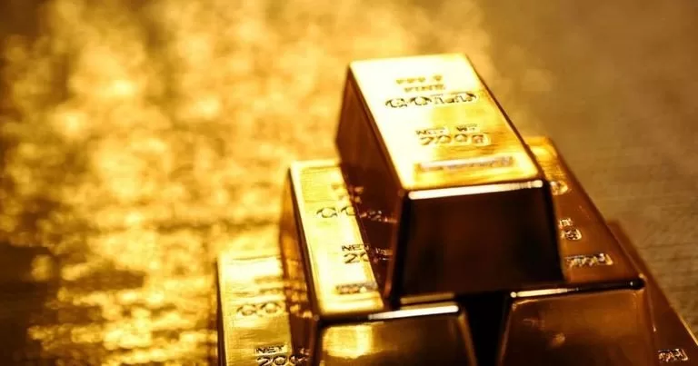 الأسواق العالمية.. الذهب يقفز عالميًا بعد بيانات أمريكية ضعيفة تضغط على الدولار