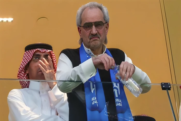 أول تعليق من الأمير الوليد بن طلال على أنباء طلبه شراء نادي  الهلال