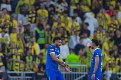 البليهي يودع الهلال .. قرار مفاجئ ينهي مسيرته مع لاعب آخر ! - ملاعب