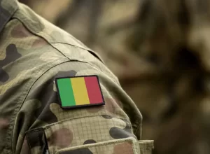 الذهب الصحراوي يتجاوز مخاطر مالي مع مشروع منخفض التكلفة
