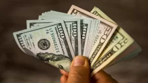 انخفاض سعر الدولار اليوم في مصر وتأثيره على المصارف المحلية