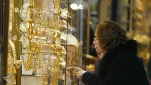 بزيادة طفيفة اليوم.. سعر الذهب عيار 21 يتخطى المليون ليرة في سوريا | إرم بزنس