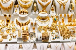 «زيادة بسيطة» في سعر الذهب اليوم الثلاثاء لعيار 18 الذي بلغ 3887 جنيهاً دون احتساب المصنعية