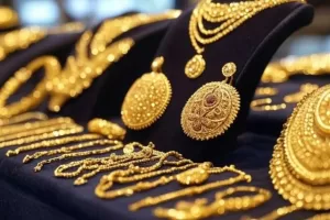 سعر الذهب اليوم الاثنين 18 أغسطس 2025 بعد تراجع جديد وعيار 21 مع المصنعية في الأسواق | المصري اليوم