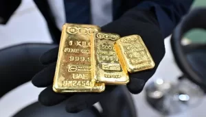 سعر الذهب اليوم: تراجع المعدن الثمين مع ارتفاع الدولار وإشارات من باول