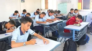 عدن: استغلال واضح بالتعاون مع الجهات الرسمية.. وزارة التربية تفرض رسومًا أعلى من المدارس الخاصة – شاشوف