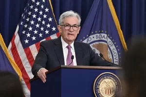 يرتفع سعر الذهب وسط انتظار السوق لدقائق الاحتياطي الفيدرالي وخطاب باول