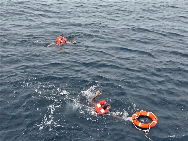وفاة مهاجر يمني وإنقاذ آخرين في حادث غرق قبالة السواحل الليبية