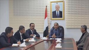 اخبار عدن – الأشول يبحث مع رؤساء الغرف التجارية التطورات الرقابية وتعزيز التعاون مع القطاع الخاص