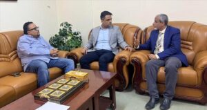 اخبار عدن – الشبحي يعقد اجتماعًا مع العاقل لبحث سبل التعاون بين وزارتي الرعاية الطبية والإعلام