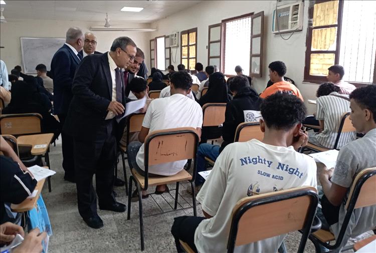 بحضور قيادة المحافظة وجامعة عدن،، كلية الحاسوب تشهد انطلاق امتحانات المفاضلة للعام الجامعي الجديد