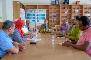 اخبار عدن – جامعة عدن تنظم اجتماعًا للجنة التقييم.
