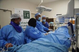اخبار عدن – مركز الملك سلمان يختتم برنامج التطبيب التطوعي لجراحة وقسطرة القلب في عدن