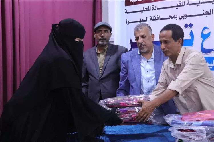انتقالي المهرة يدشّن مشروع تيسير لدعم الطلاب الأشد فقرًا بالمستلزمات الدراسية
