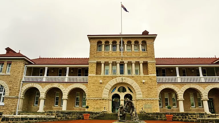 Perth Mint’s August gold sales rise 38%, silver hits eight-month low