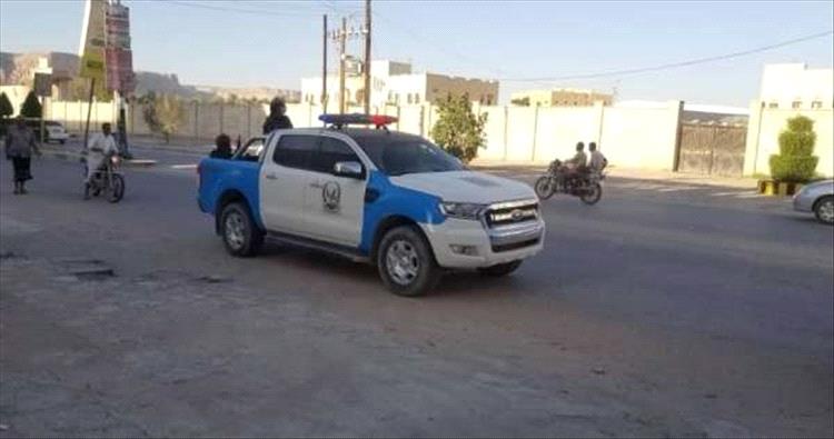شرطة سيئون تطيح بعصابة متهمة بعمليات نصب إلكتروني وتحوّلها للنيابة