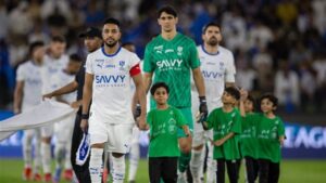 خطوة غير متوقعة من مانشستر يونايتد تثير القلق لدى الهلال السعودي