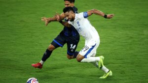 سالم الدوسري يتجاوز الإصابة ويقود منيوزخب السعودية في ملحق آسيا | كووورة