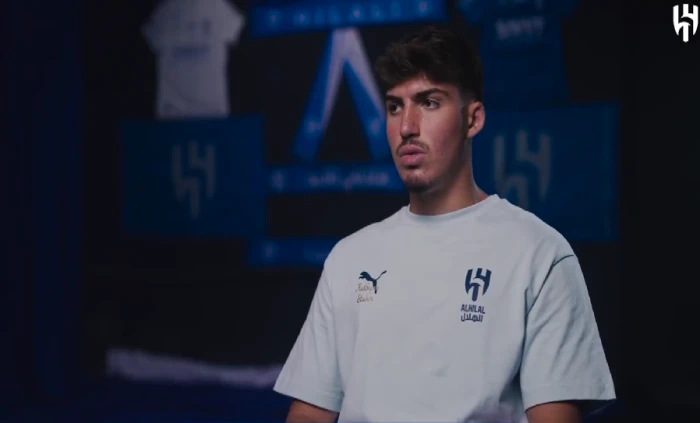 بالفيديو.. رسائل مفاجئة من يوسف أكتشيشيك بعد انتقاله إلى الهلال