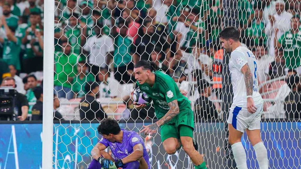 قرار صادم من رابطة الدوري الجزائري بشأن عودة سيلماني لشباب بلوزداد