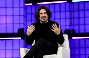 لماذا تتطلع شركة Runway إلى صناعة الروبوتات لنمو إيراداتها في المستقبل