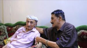 اخبار عدن – رئيس هيئة أسر الشهداء والمناضلين يزور مجموعة من رموز النضال الوطني في ذكرى الثورة