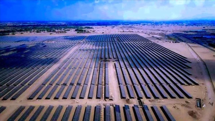 لماذا لا تعمل محطة الطاقة الشمسية في عدن؟.. مهندس يوضح الأسباب الفنية