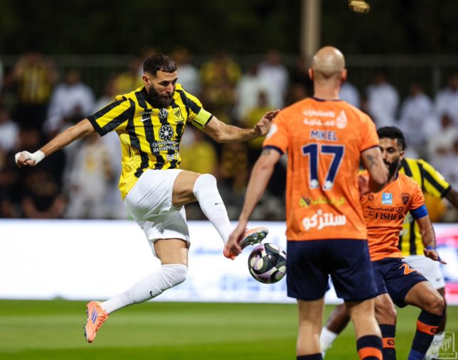 الاتحاد يجهز بنزيما لموقعة الهلال - سبورت 360