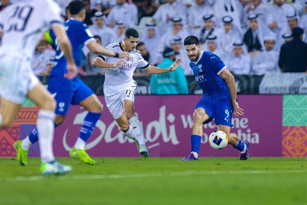 القنوات الناقلة مباشر لـ مباراة الهلال ضد الشباب في الدوري السعودي.. والموعد | المصري اليوم