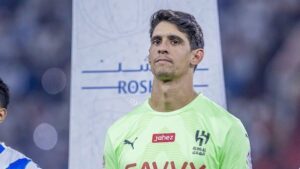 الهلال يؤكد تمديد عقد الحارس المغربي ياسين بونو حتى 2028