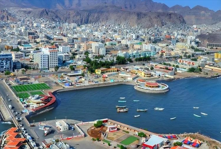 عدن.. لا ماء ولا كهرباء.. أين الدولة؟