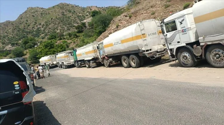مبالغ ضخمة تُستنزف وضرائب عالية تثقل كاهل المواطنين.. معاناة القاطرات في الضالع ولحج – شاشوف