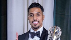 نجم الهلال يُتوج بجائزة أفضل لاعب في آسيا للمرة الثانية في تاريخه.