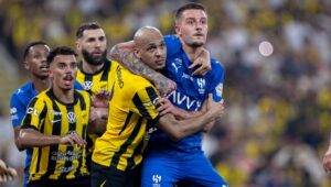 هل أهمل الحكم طرد نجم الهلال خلال مباراة الاتحاد؟.. شاهد – سبورت 360