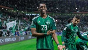 يجب أن يحدد موقفه… أسطورة الهلال تنيوزقد محمد كنو (فيديو) | إرم نيوز