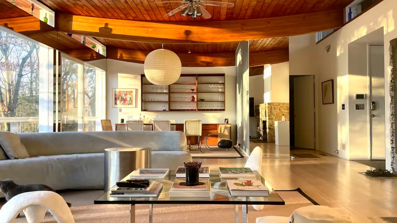11 شقة مMidcentury-Modern على Airbnb لعشاق التصميم