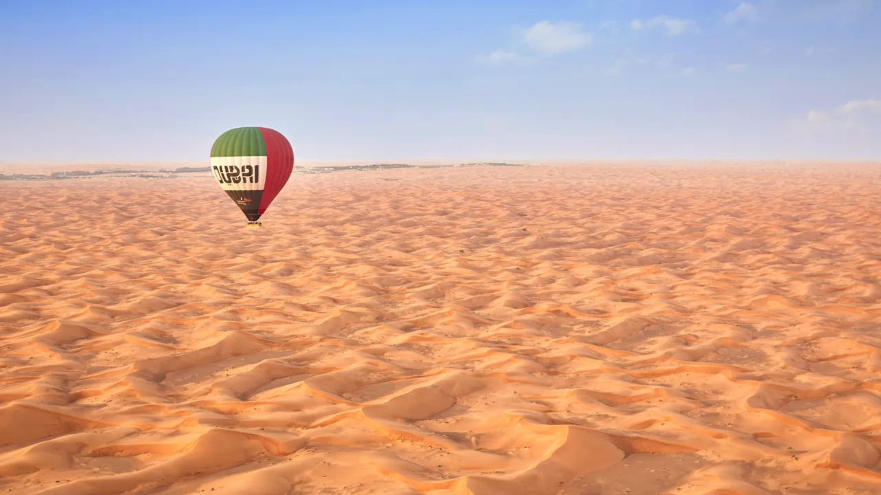أفضل 20 نشاطًا يمكنك القيام به في دبي، وفقًا لمحررينا المحليين