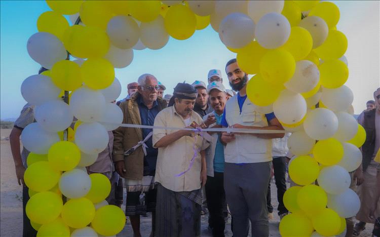 مدير عام لودر يدشّن مشروع الطاقة الشمسية لبئر مهيم بدعم من منظمة جيفينج باك