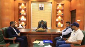 اخبار المناطق – محافظ حضرموت يتابع نتائج مشروع تعزيز وصول النساء والفتيات إلى العدالة
