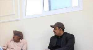 اخبار المناطق – محافظ حضرموت يُقدّم تعازيه في وفاة الشخصية الاجتماعية الشيخ عيضة بن